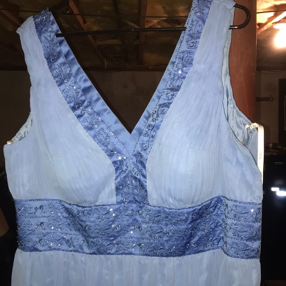 Plus size prom dress - Picture 4 of 5